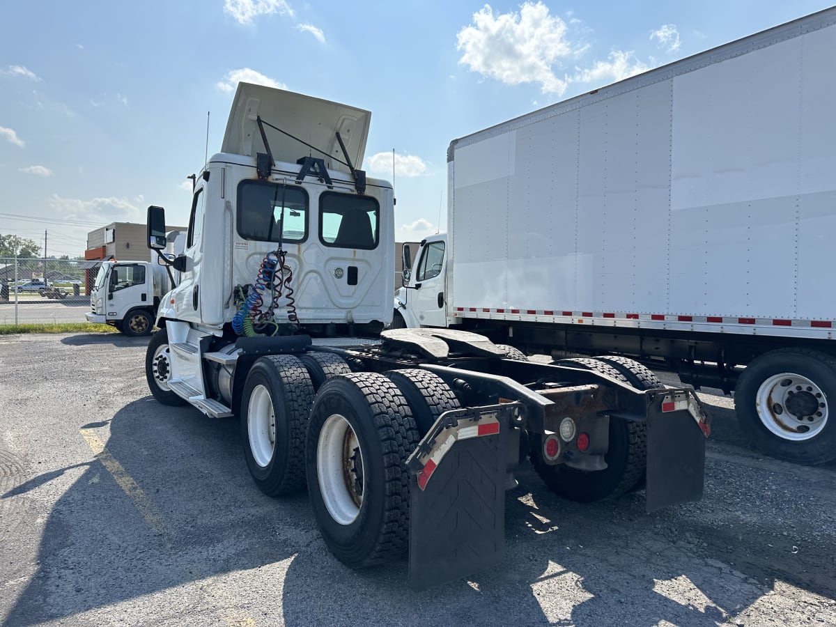 2016 Freightliner/Mercedes CASCADIA 125 647233