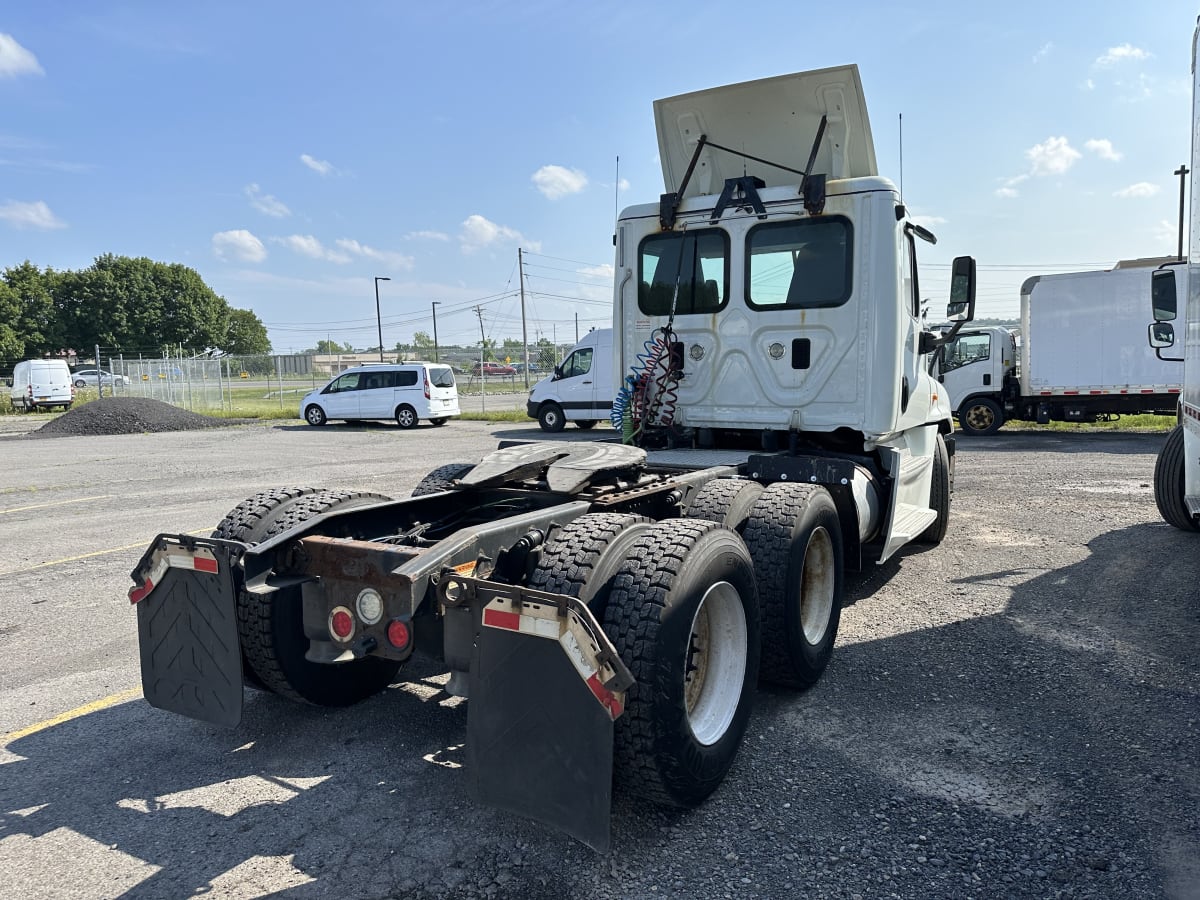 2016 Freightliner/Mercedes CASCADIA 125 647233