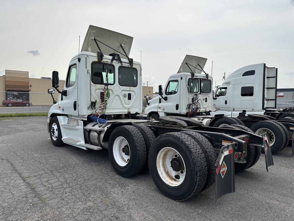 2016 Freightliner/Mercedes CASCADIA 125 647234