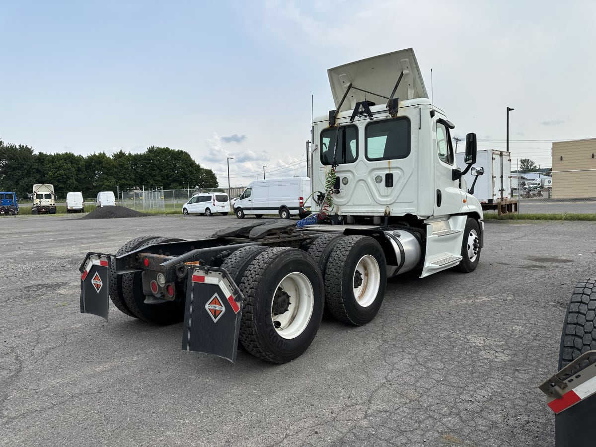 2016 Freightliner/Mercedes CASCADIA 125 647234