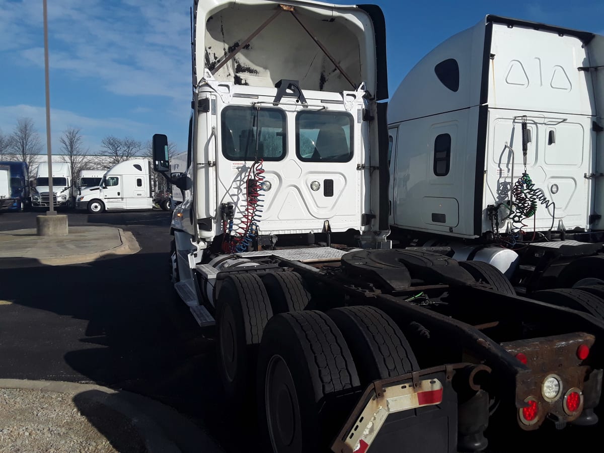 2016 Freightliner/Mercedes CASCADIA 125 647290