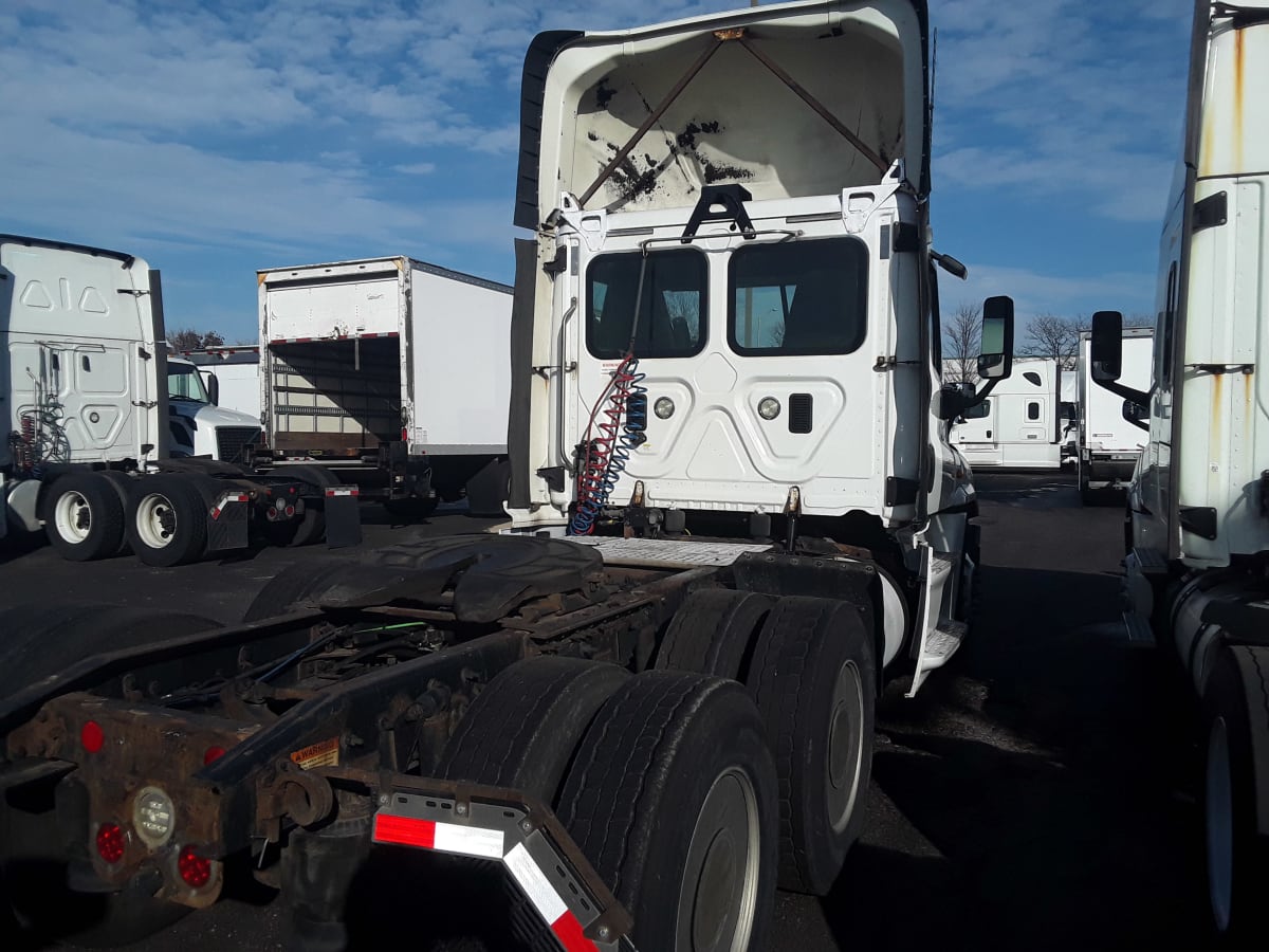 2016 Freightliner/Mercedes CASCADIA 125 647290