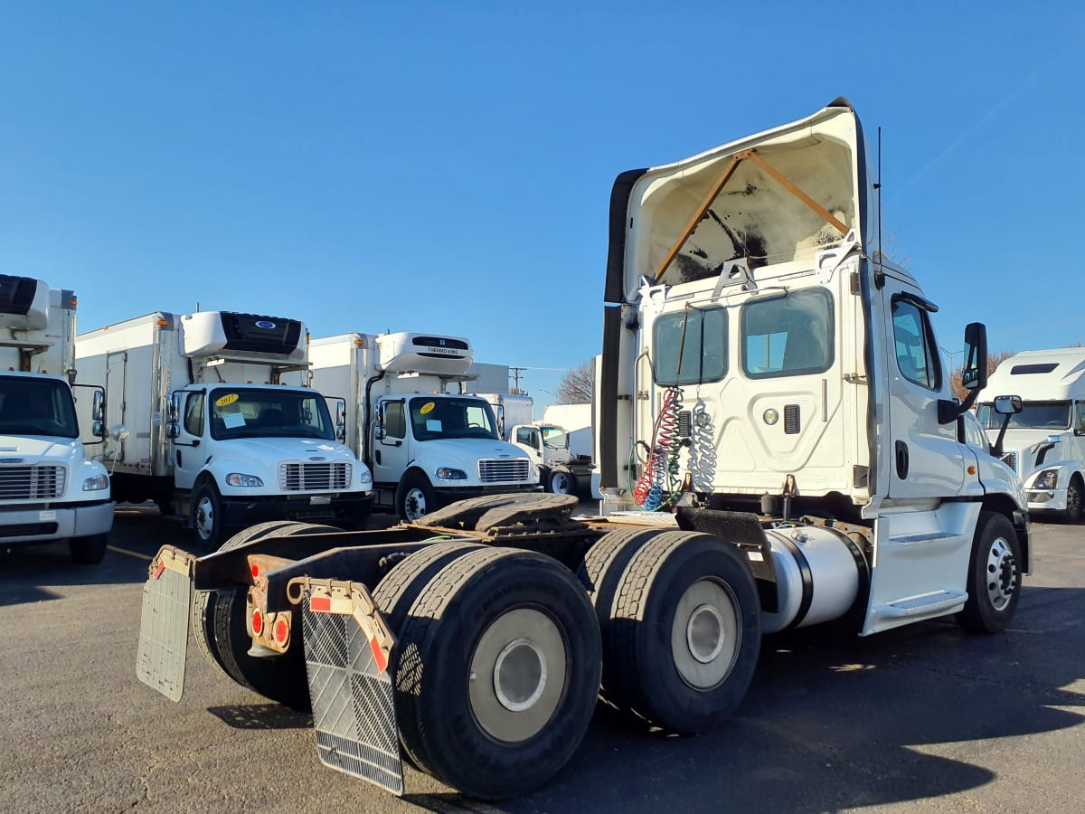 2016 Freightliner/Mercedes CASCADIA 125 647294