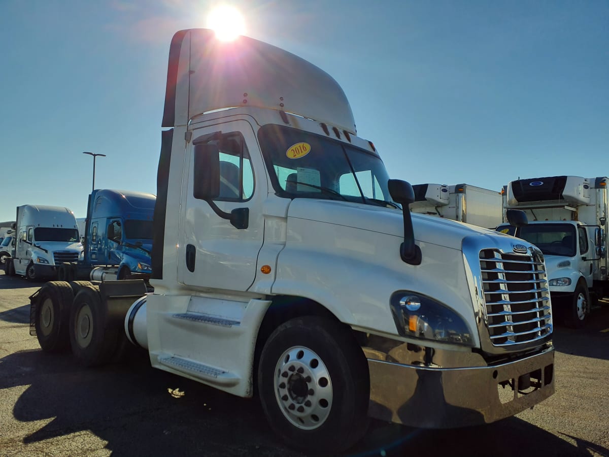 2016 Freightliner/Mercedes CASCADIA 125 647294