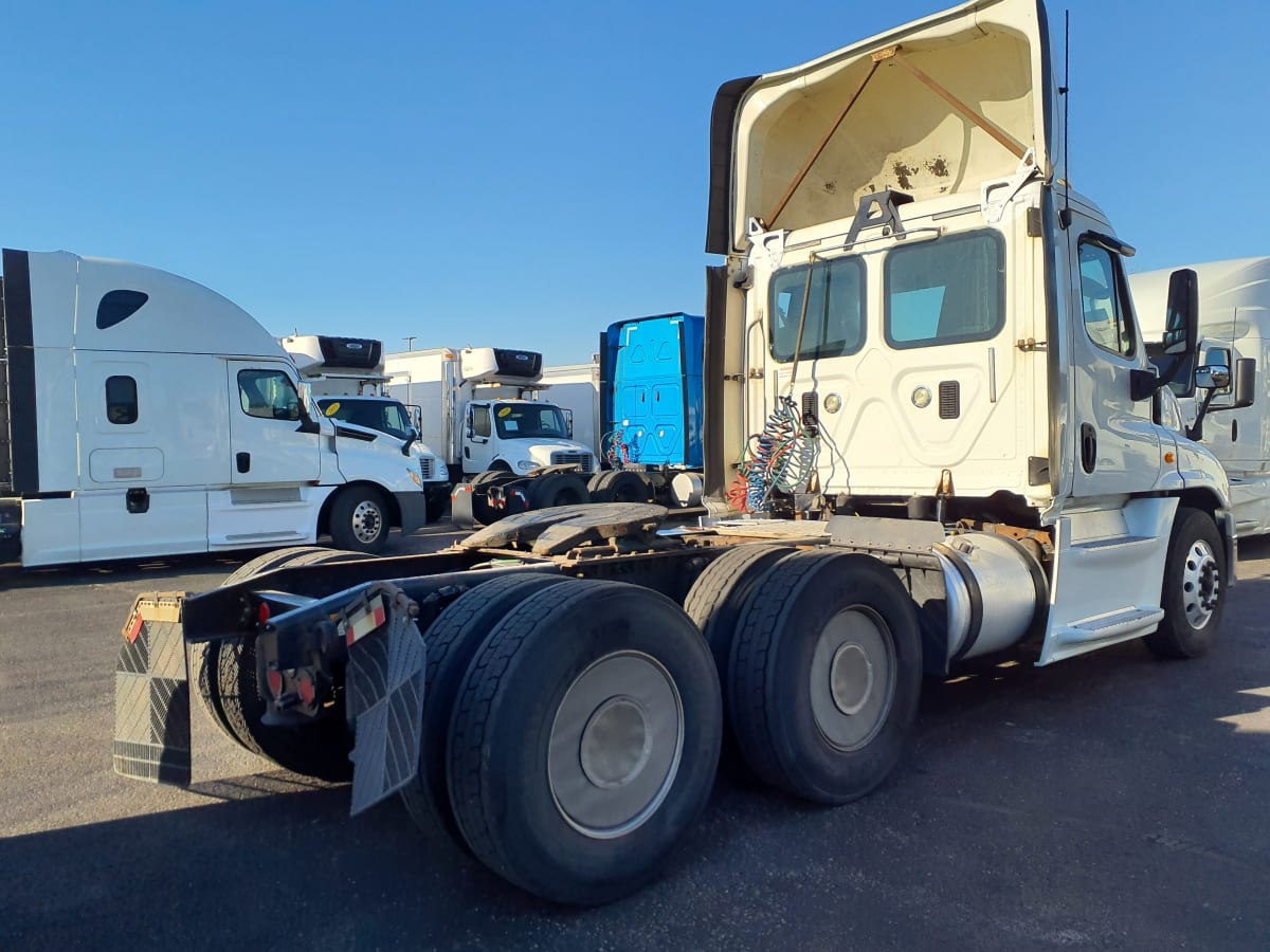 2016 Freightliner/Mercedes CASCADIA 125 647295