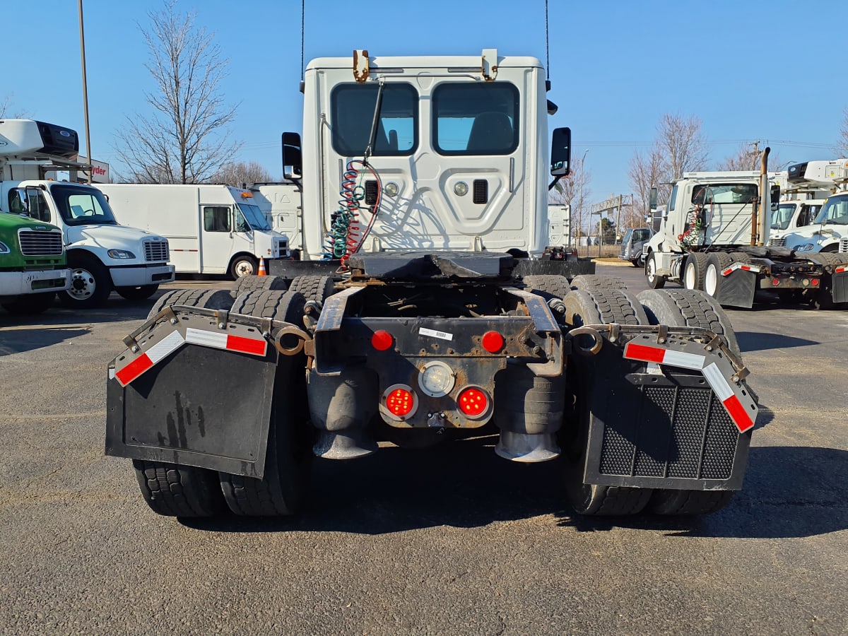 2016 Freightliner/Mercedes CASCADIA 125 647405