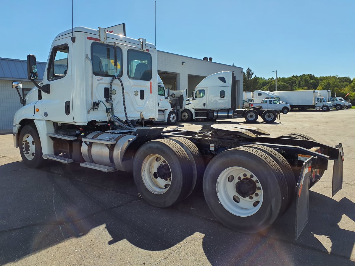 2016 Freightliner/Mercedes CASCADIA 125 647447