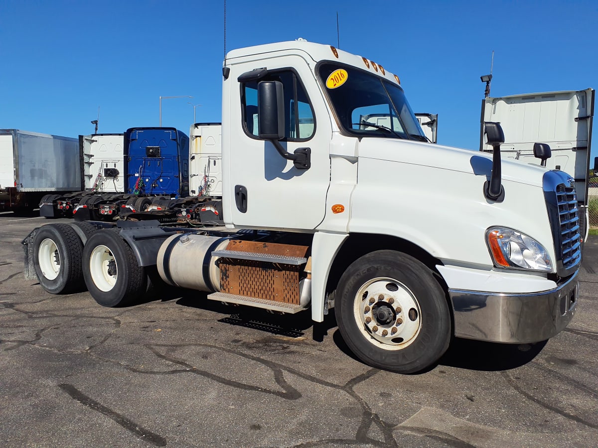 2016 Freightliner/Mercedes CASCADIA 125 647447