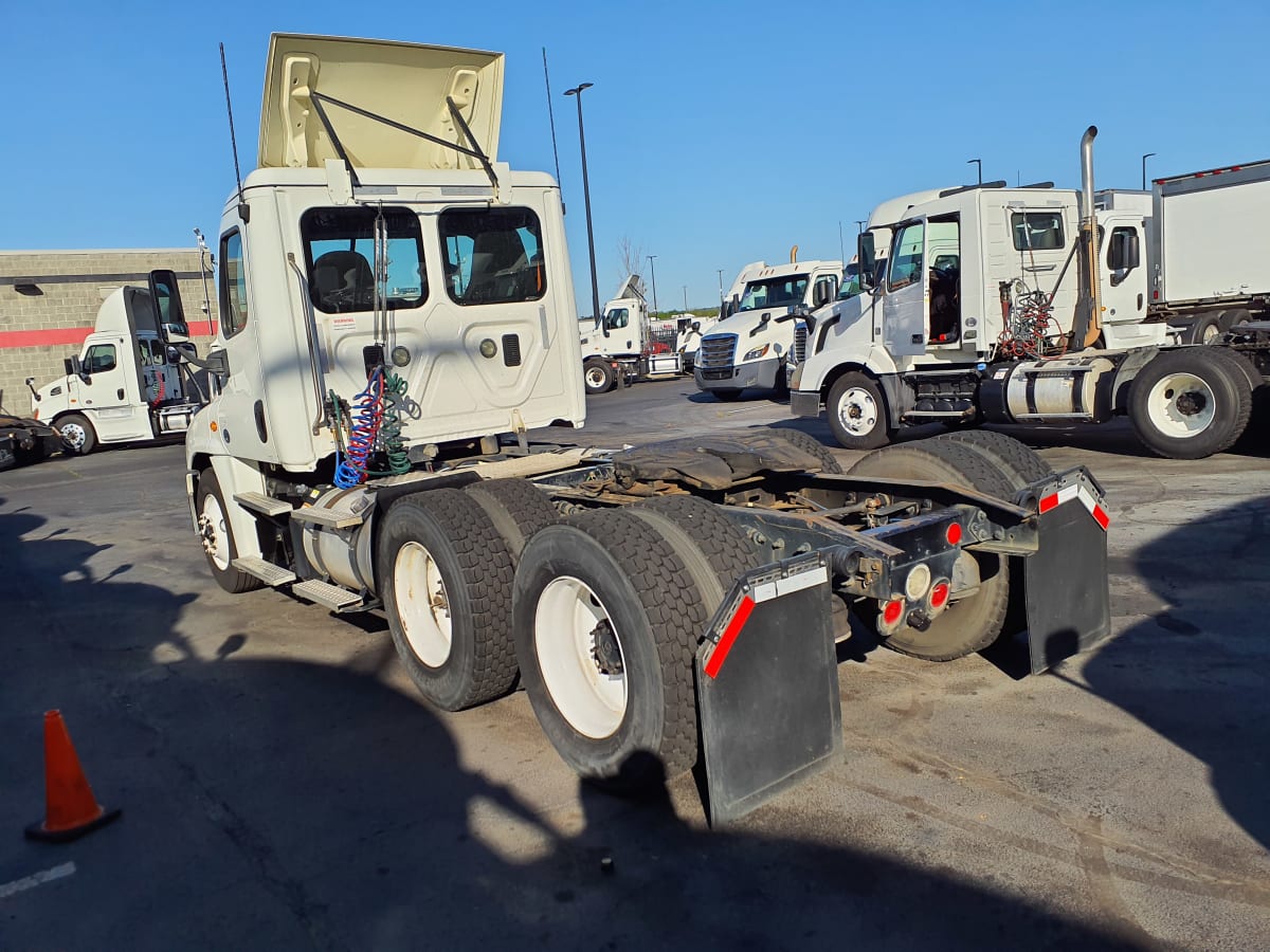 2016 Freightliner/Mercedes CASCADIA 125 647706