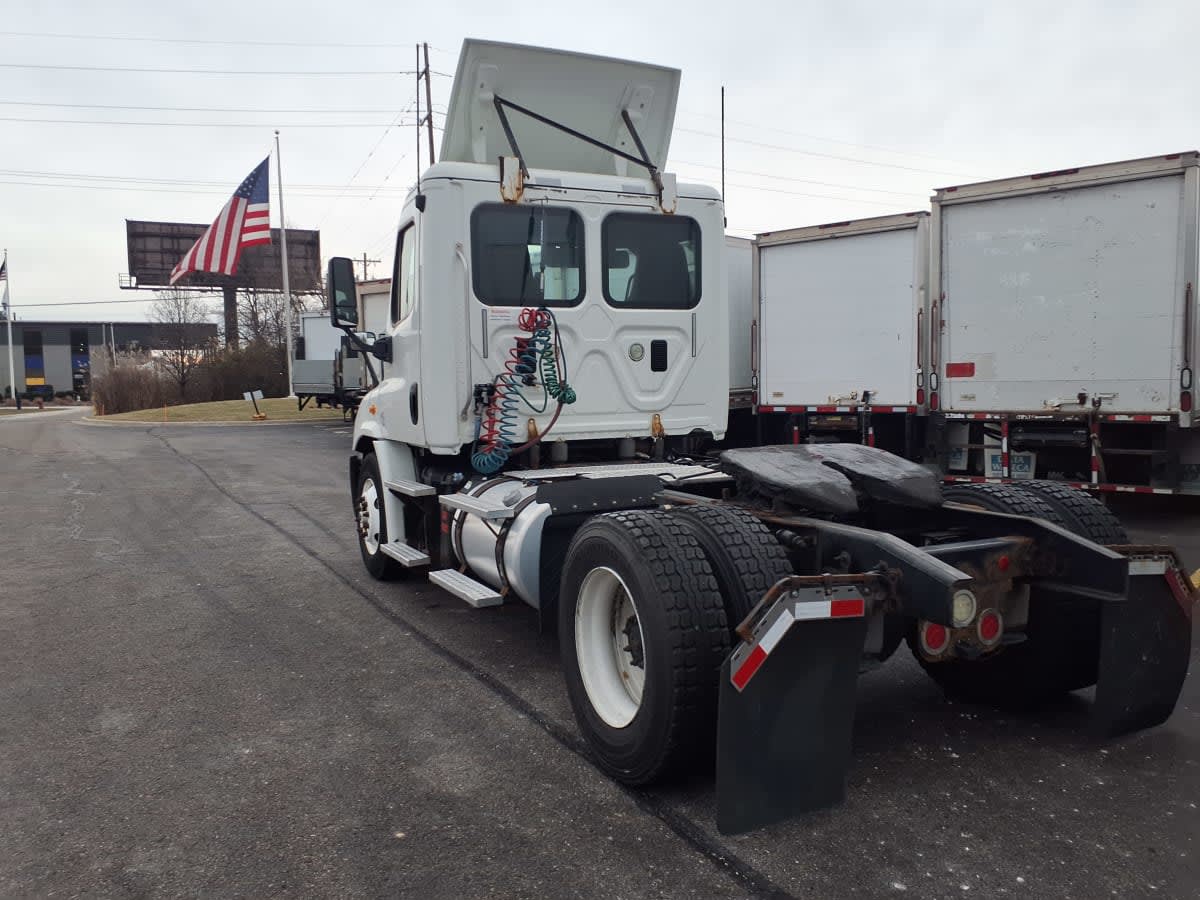 2016 Freightliner - image 6