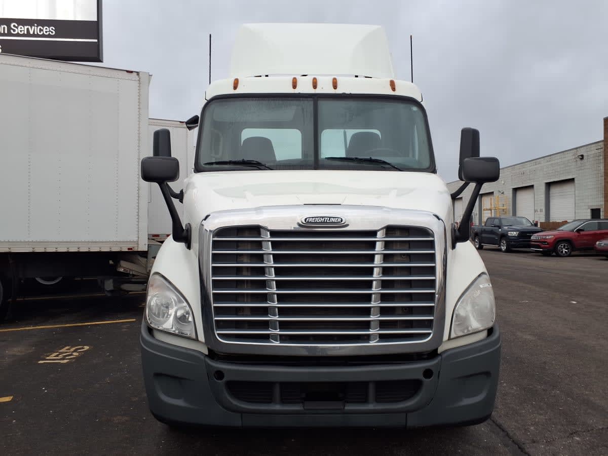 2016 Freightliner - image 2
