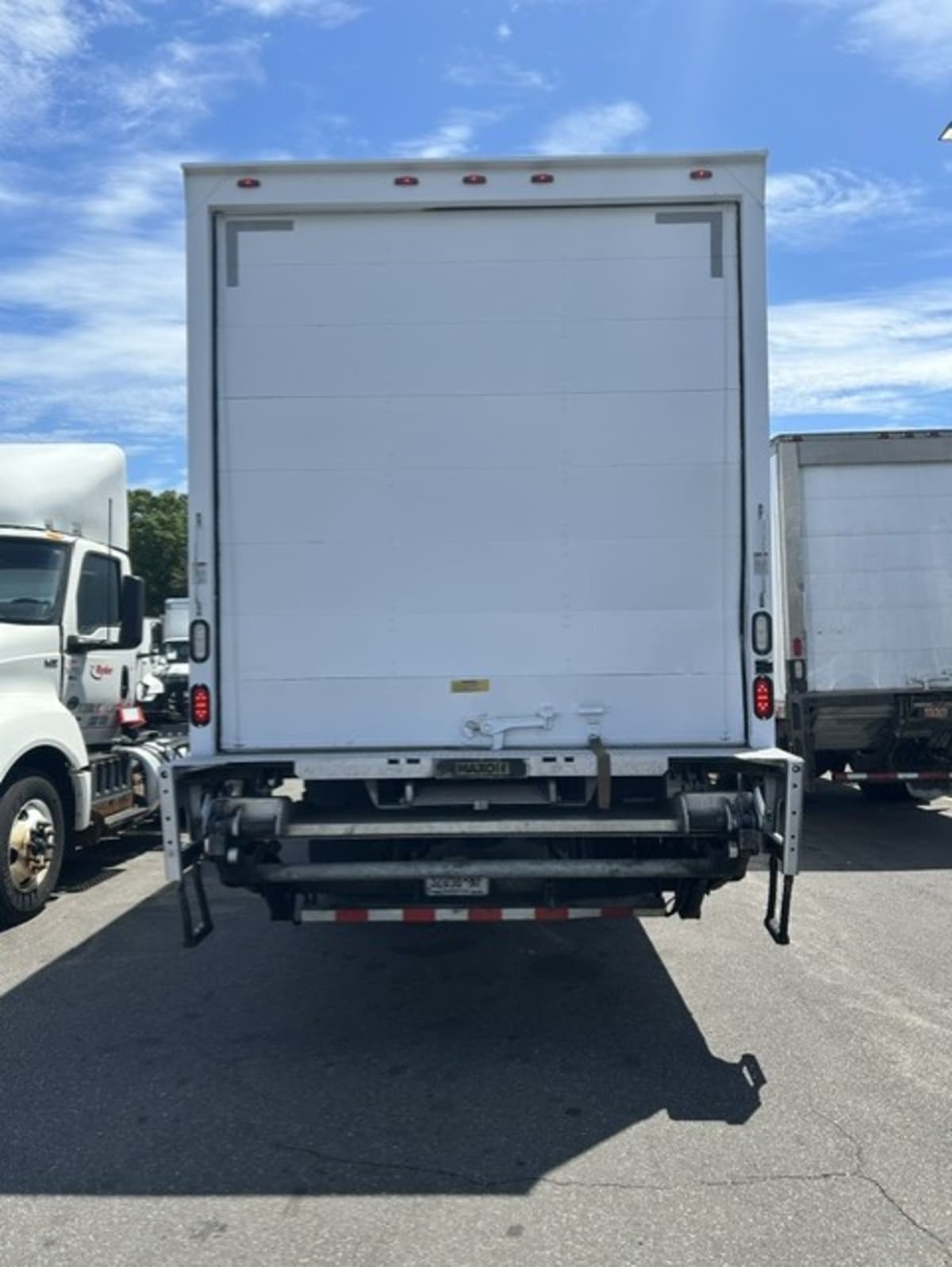 2016 Freightliner/Mercedes M2 106 647720 2016 Freightliner/Mercedes M2 106 647720