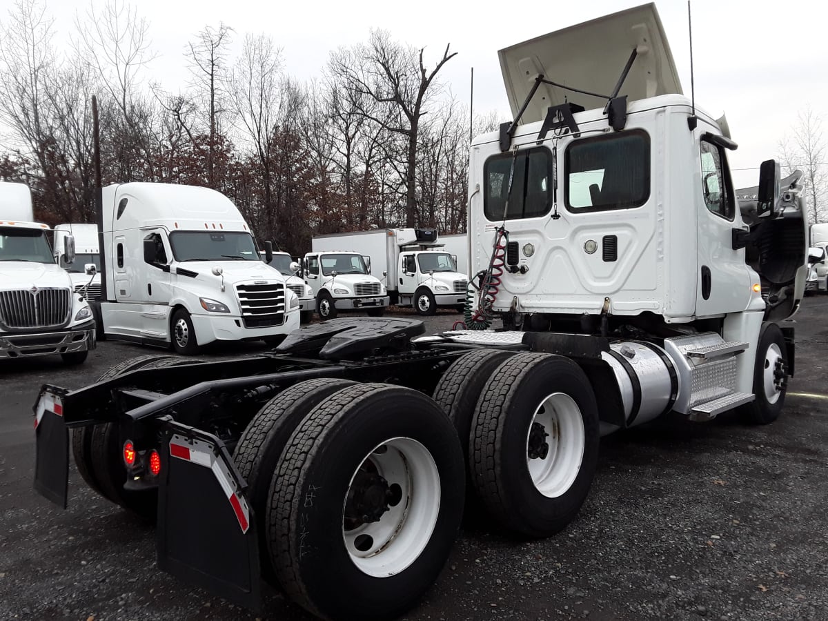 2016 Freightliner/Mercedes CASCADIA 125 647853