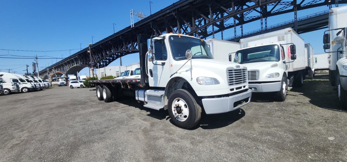 2016 Freightliner/Mercedes M2 106 647857