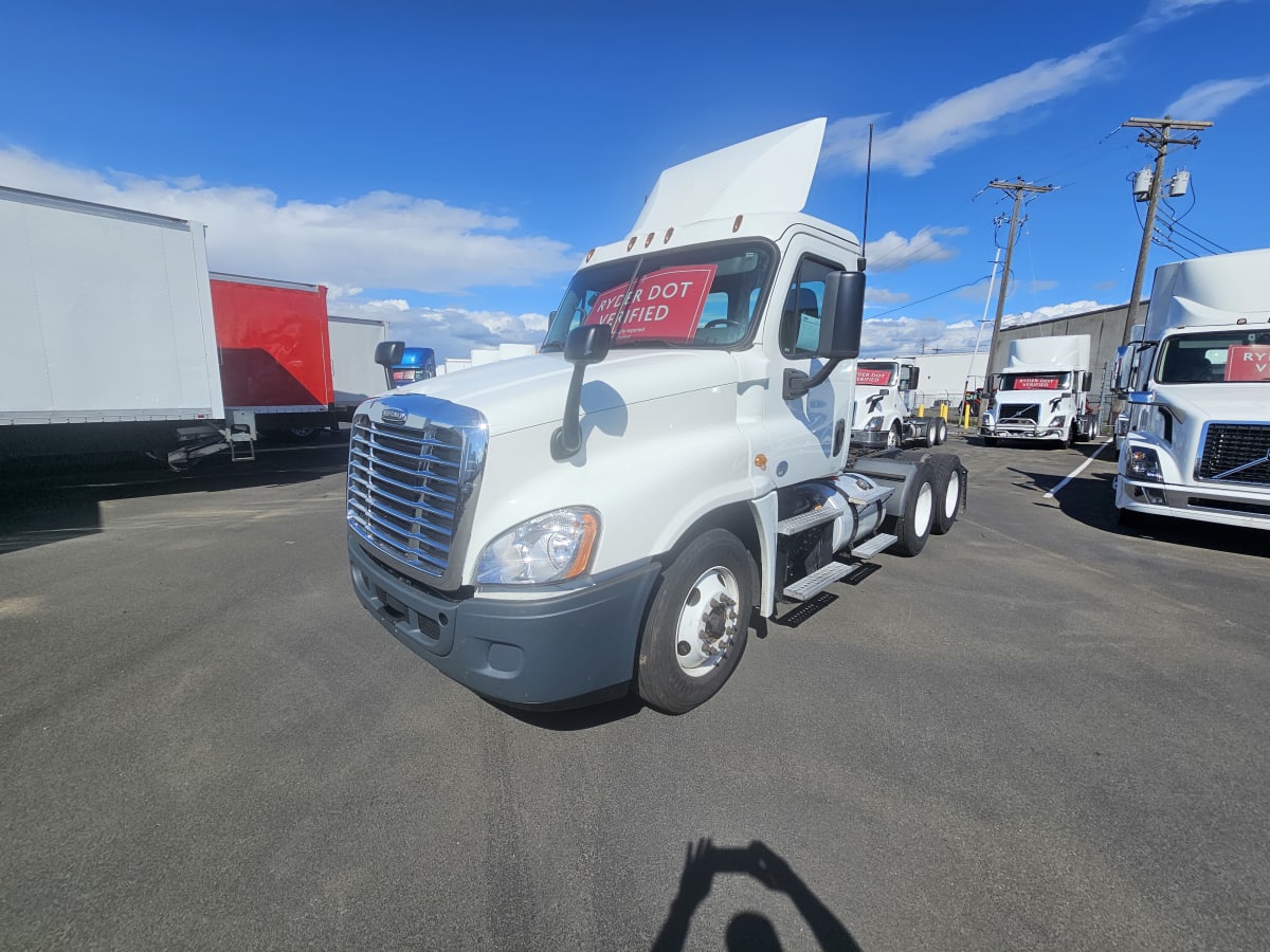 2016 Freightliner/Mercedes CASCADIA 125 647890