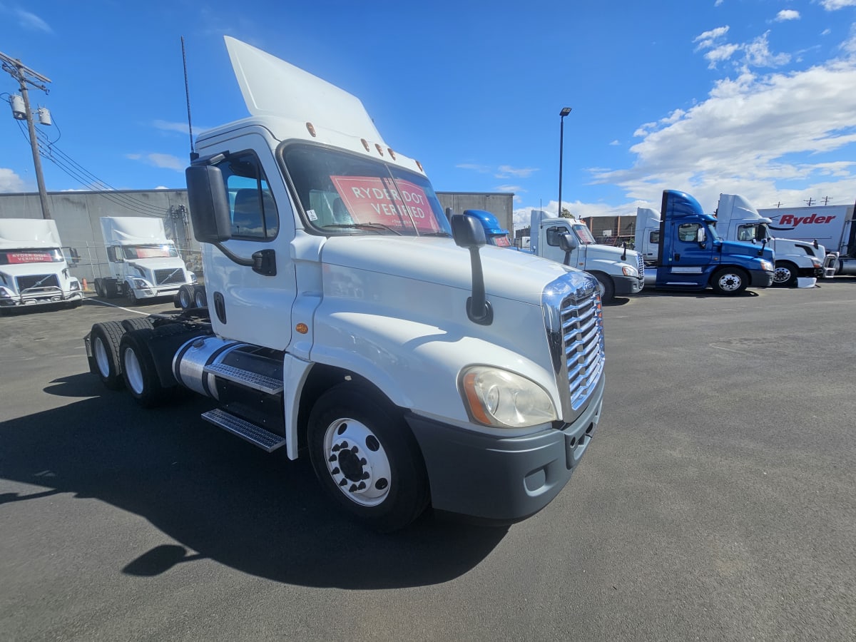 2016 Freightliner/Mercedes CASCADIA 125 647890