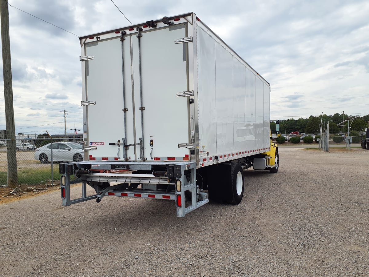 2016 Freightliner/Mercedes M2 106 647925