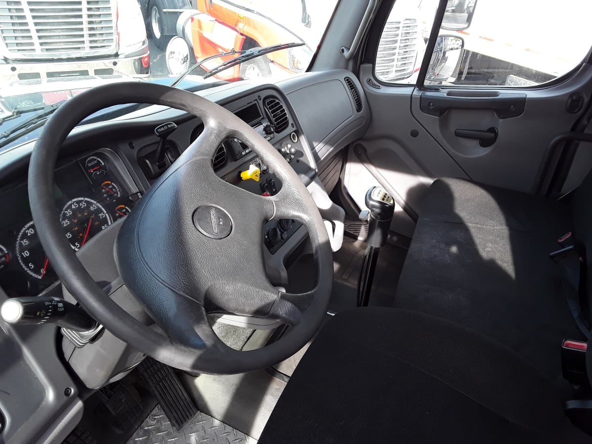 2016 Freightliner/Mercedes M2-112 647994