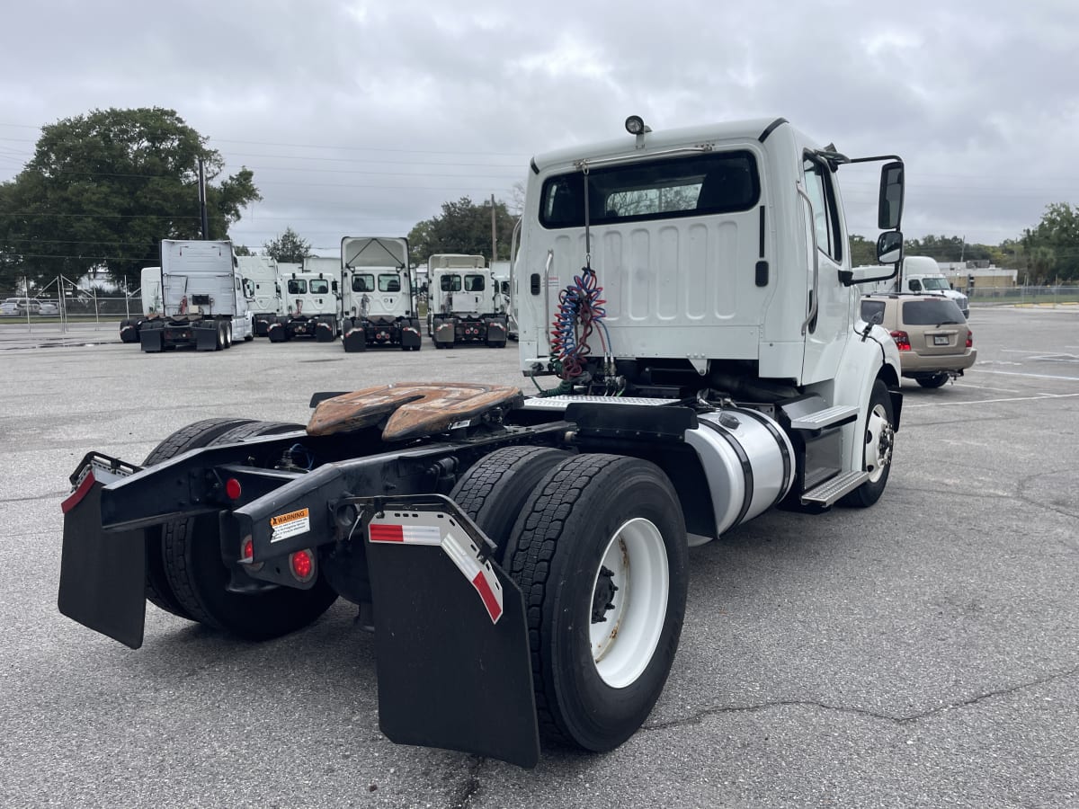 2016 Freightliner/Mercedes M2 112 648040