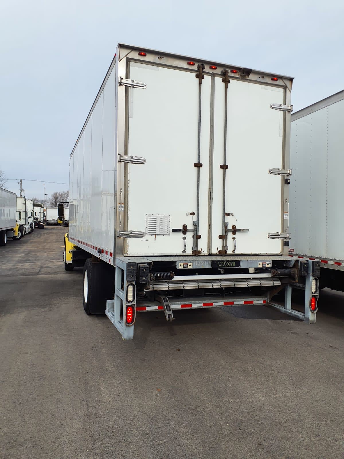 2016 Freightliner/Mercedes M2 106 648163