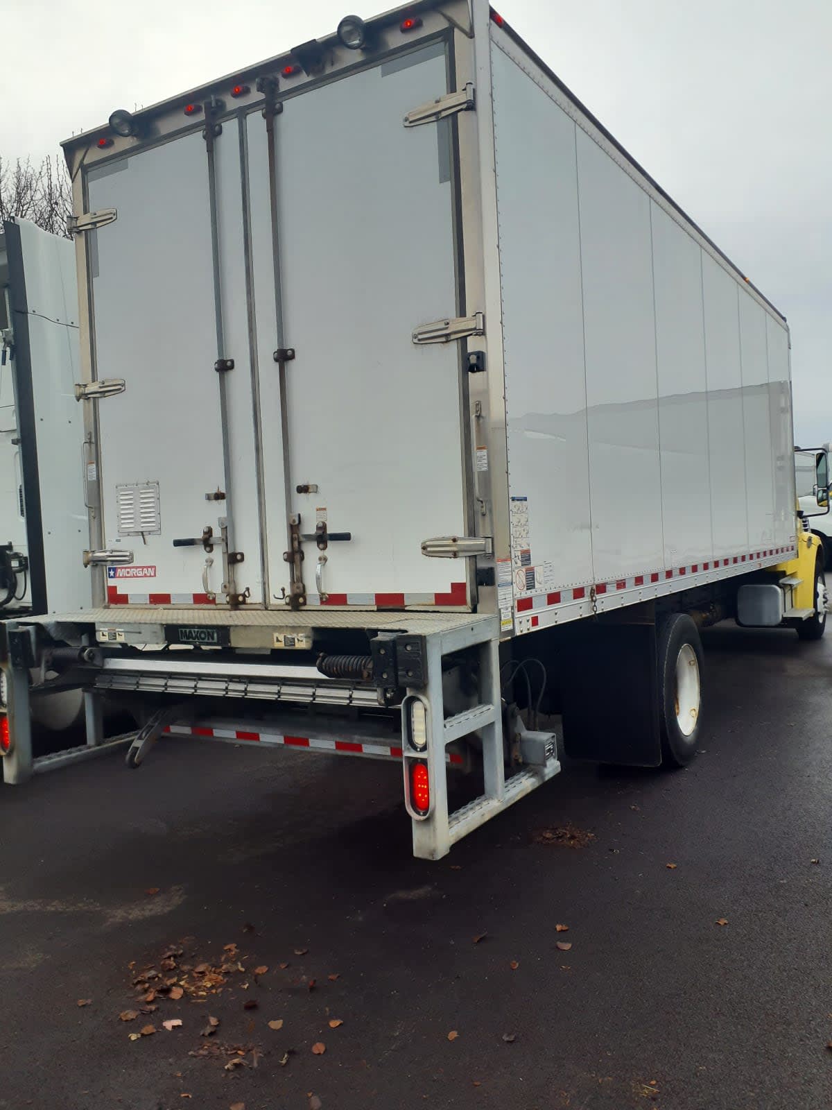 2016 Freightliner/Mercedes M2 106 648170