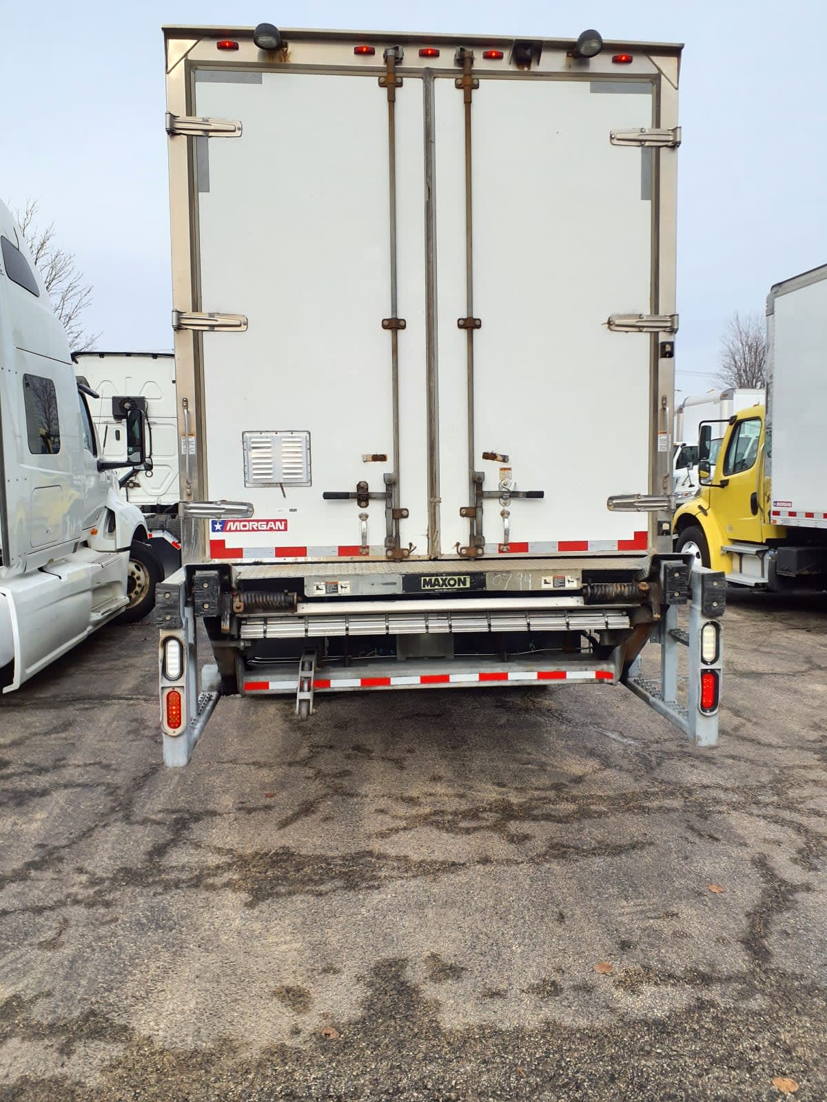 2016 Freightliner/Mercedes M2 106 648172