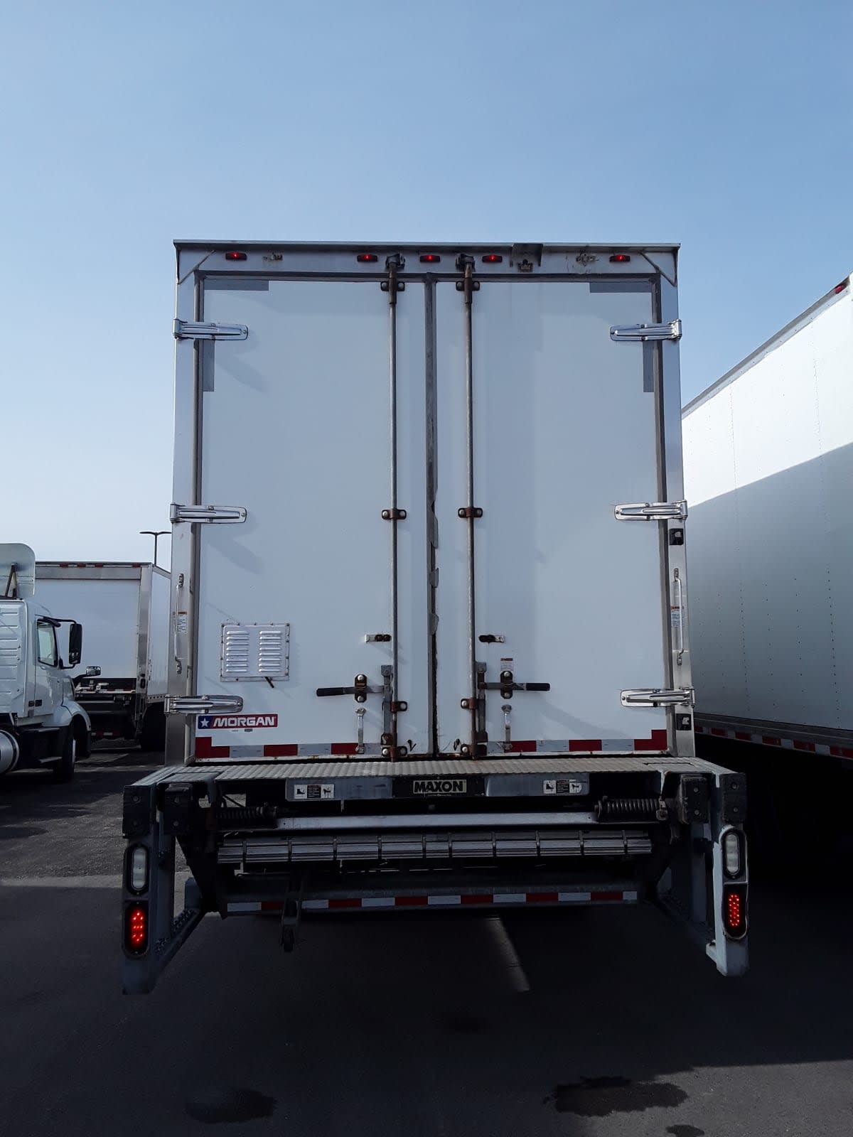 2016 Freightliner/Mercedes M2 106 648208