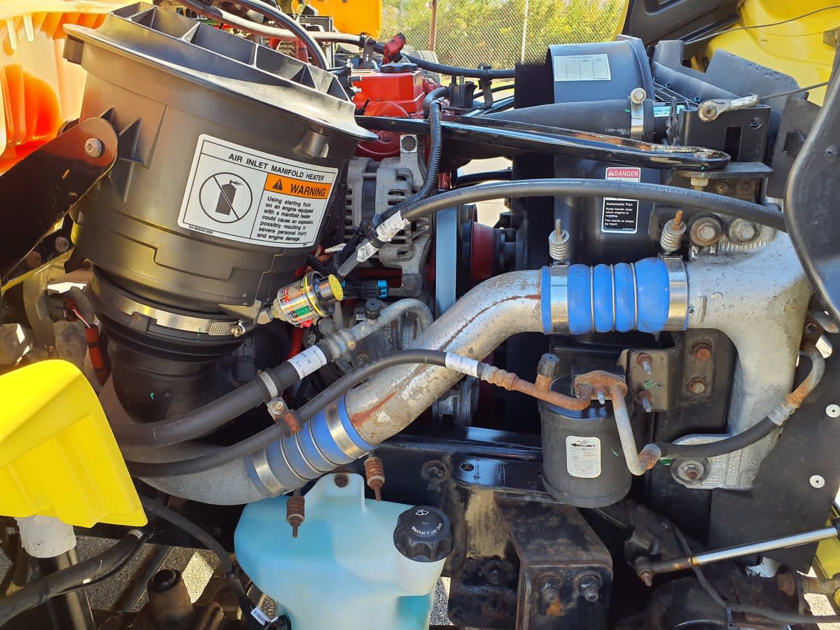 2016 Freightliner/Mercedes M2 106 648209