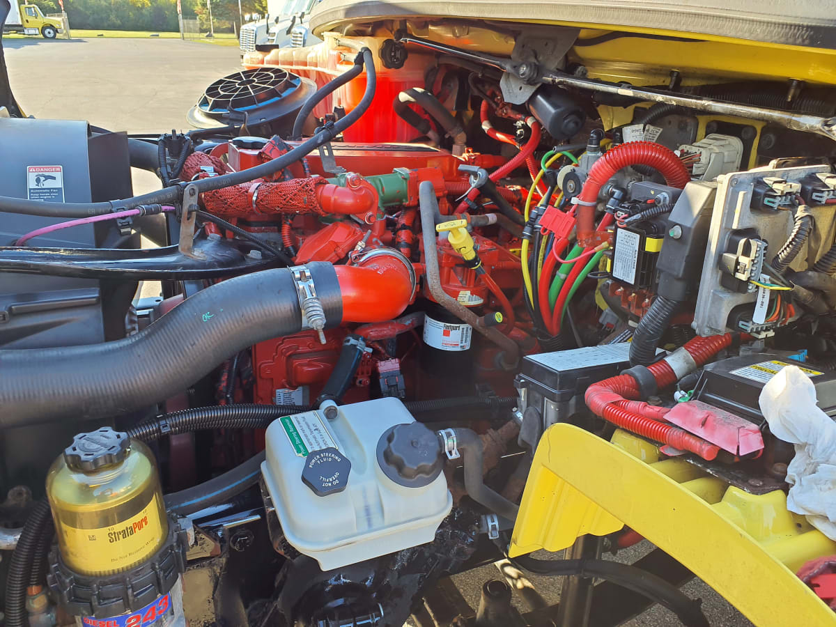 2016 Freightliner/Mercedes M2 106 648210