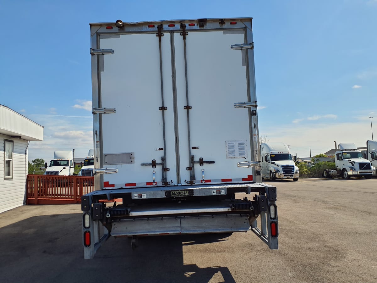 2016 Freightliner/Mercedes M2 106 648211