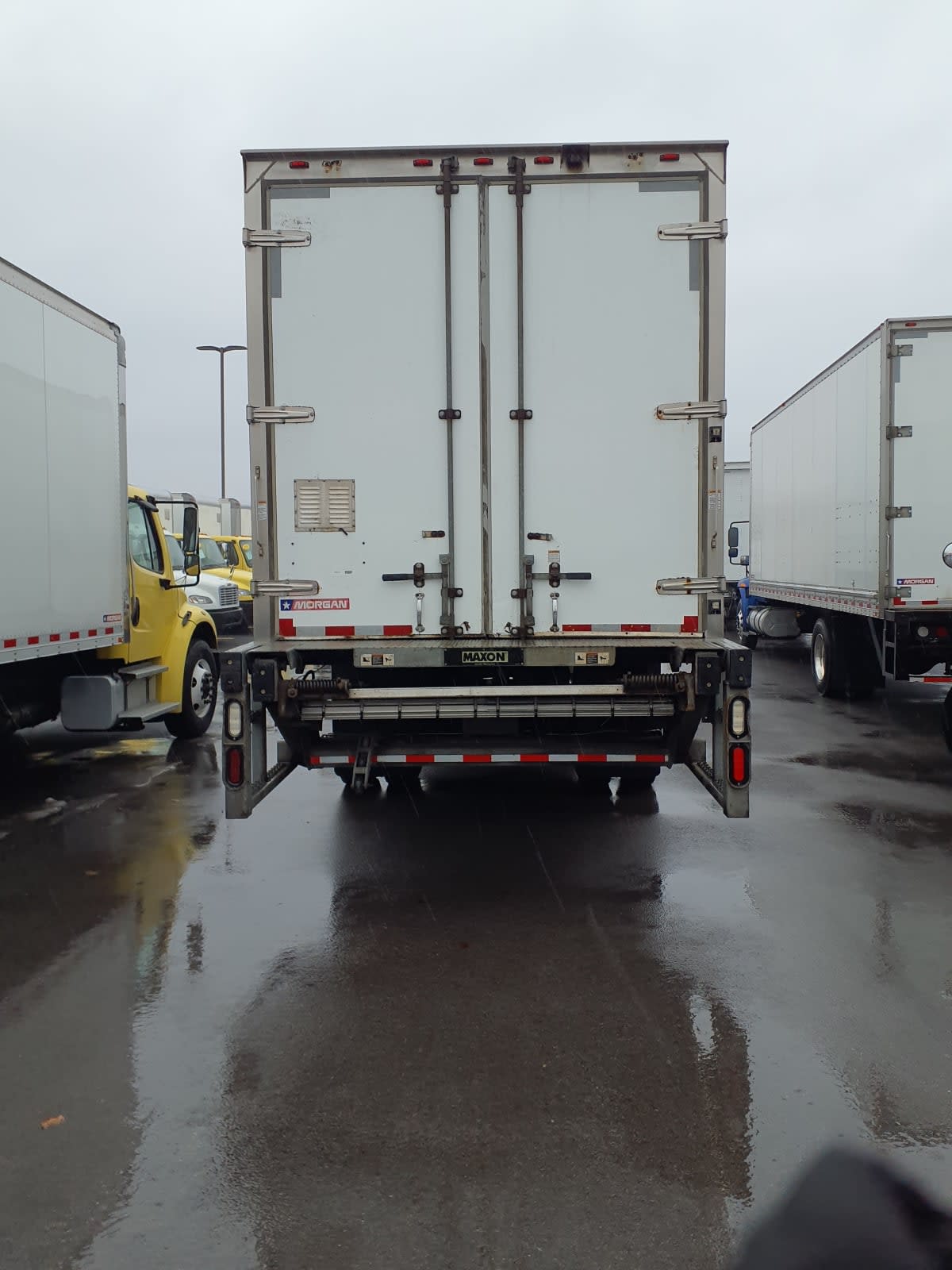 2016 Freightliner/Mercedes M2 106 648219