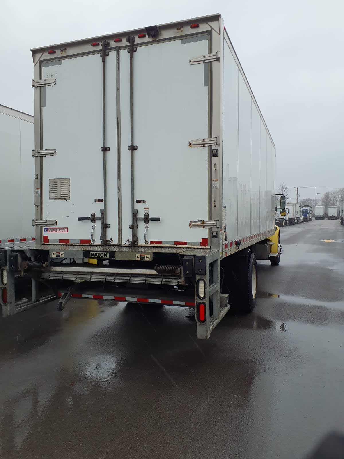 2016 Freightliner/Mercedes M2 106 648219