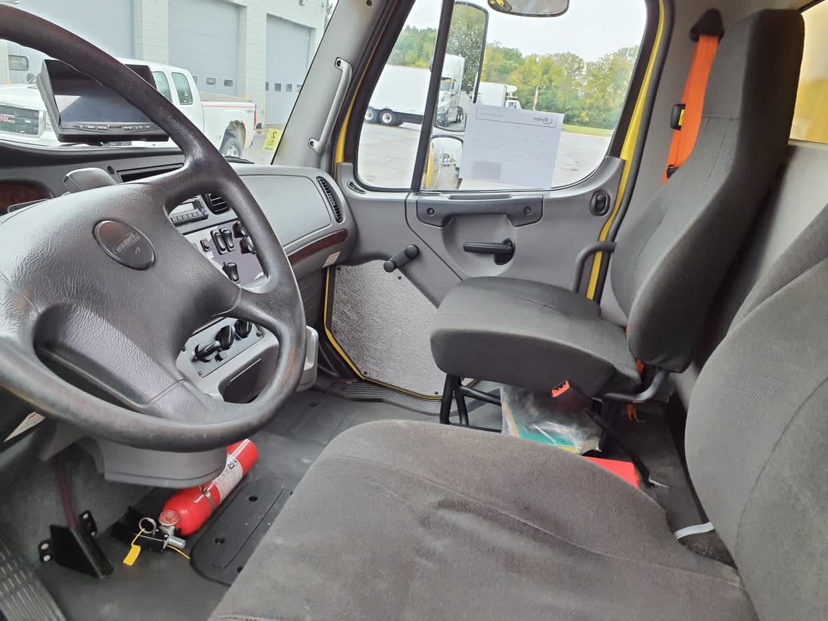 2016 Freightliner/Mercedes M2 106 648223