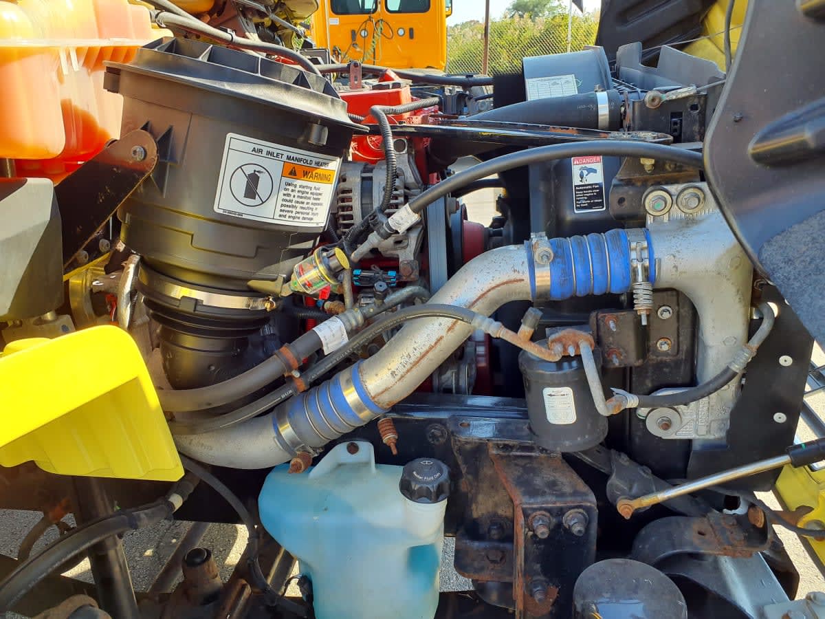 2016 Freightliner/Mercedes M2 106 648224