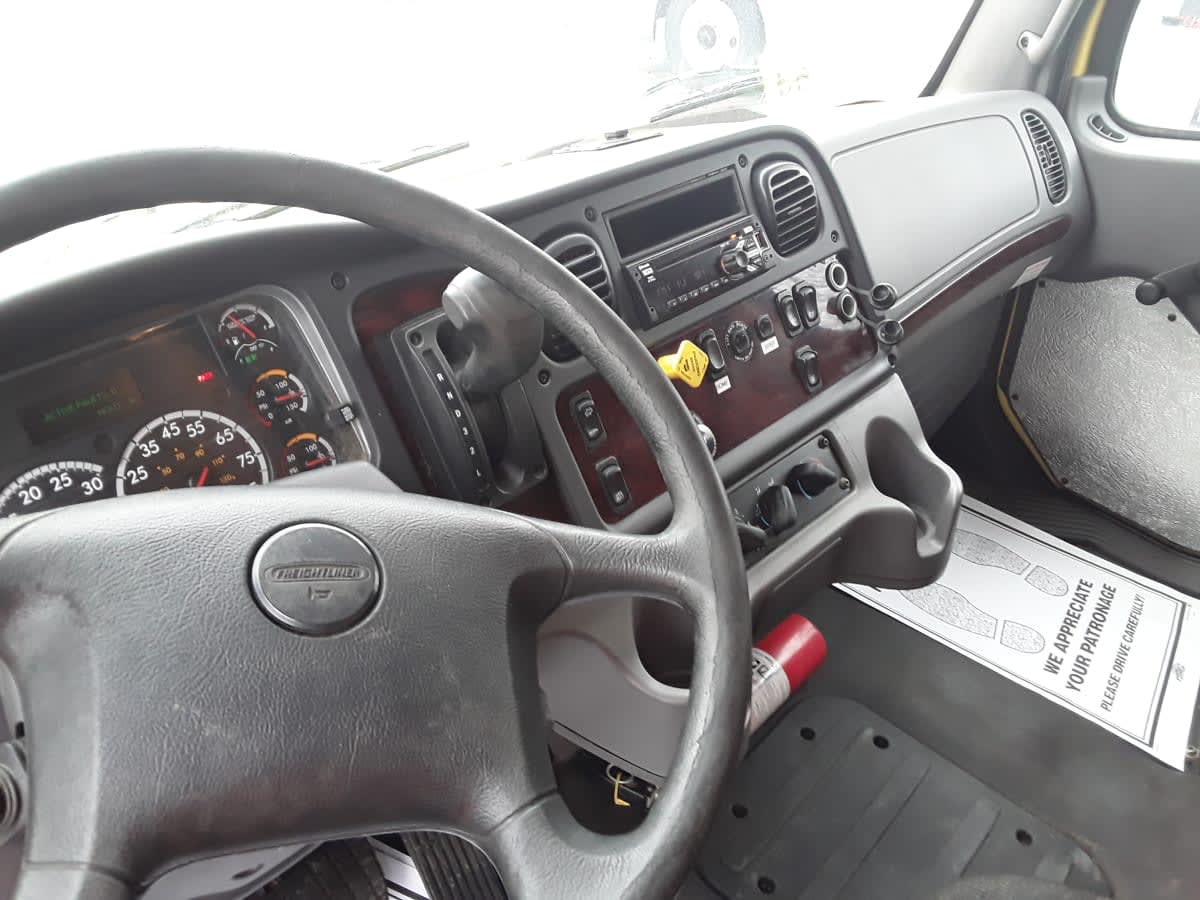 2016 Freightliner/Mercedes M2 106 648253