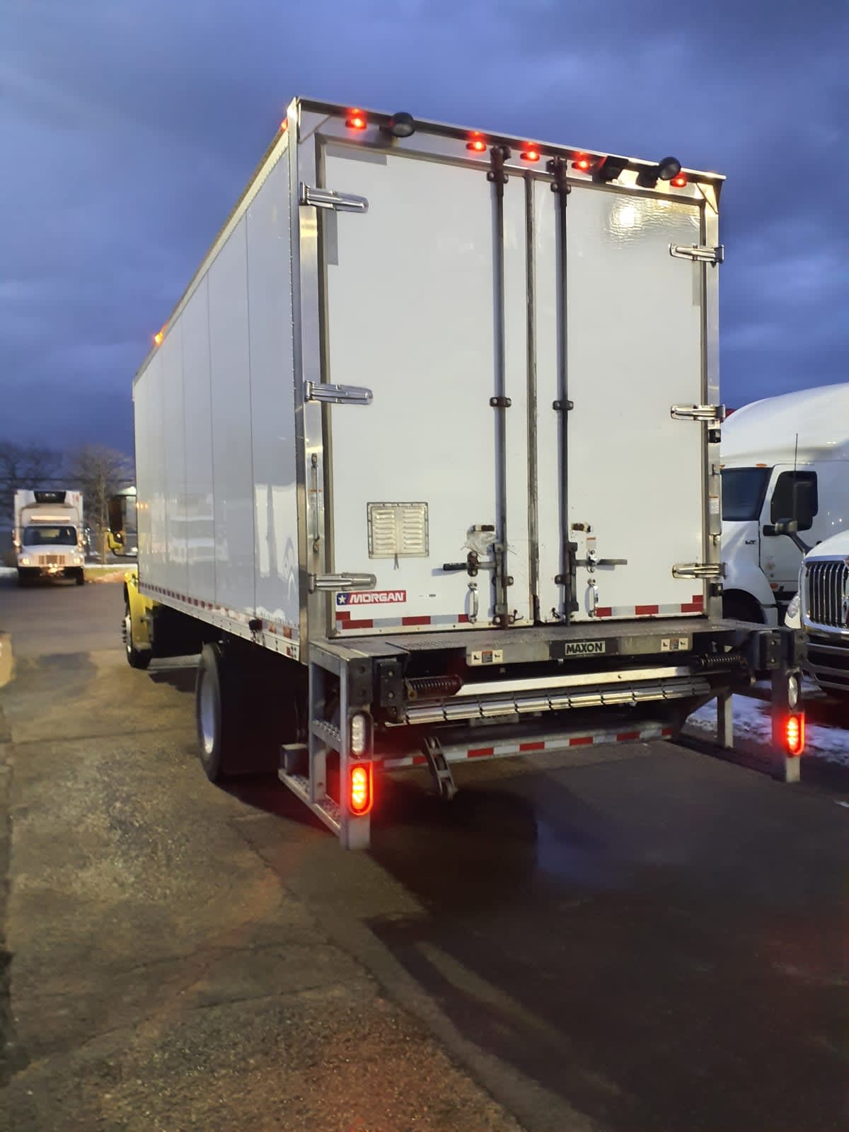 2016 Freightliner/Mercedes M2 106 648257