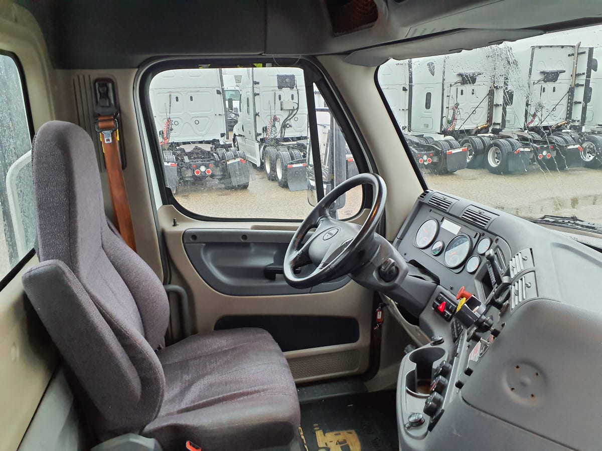 2016 Freightliner/Mercedes CASCADIA 125 648270