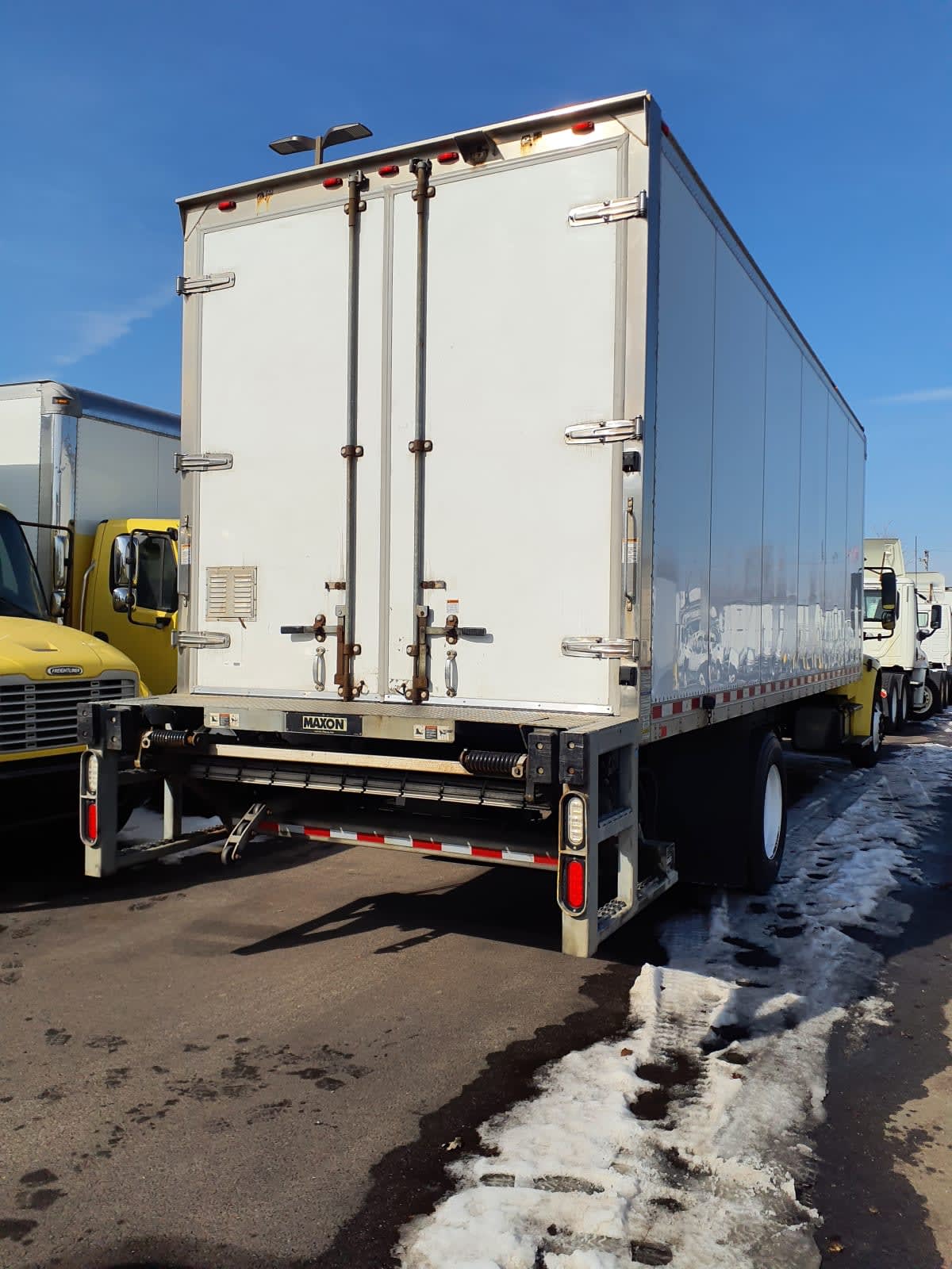 2016 Freightliner/Mercedes M2 106 648310