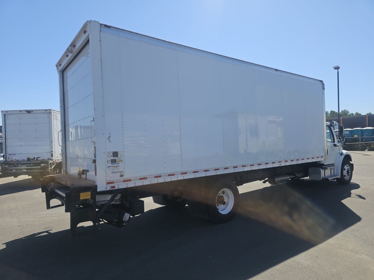 2016 Freightliner M2 106 648439