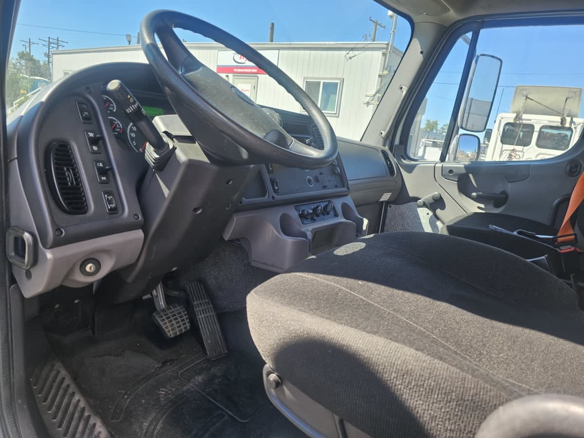 2016 Freightliner M2 106 648439