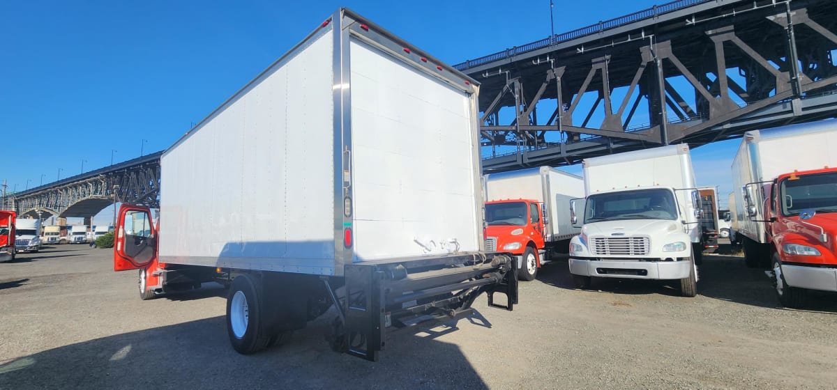 2016 Freightliner/Mercedes M2 106 648771