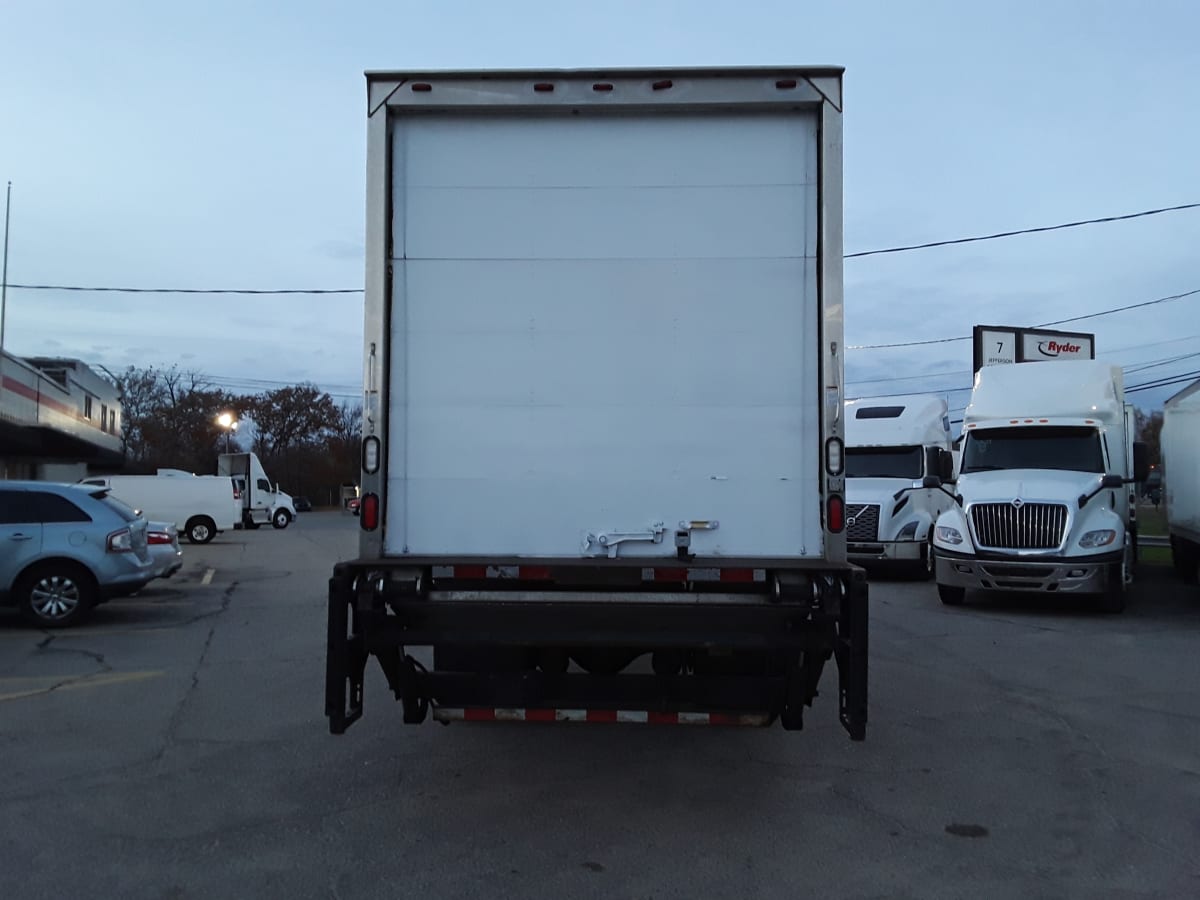 2016 Freightliner/Mercedes M2 106 648781