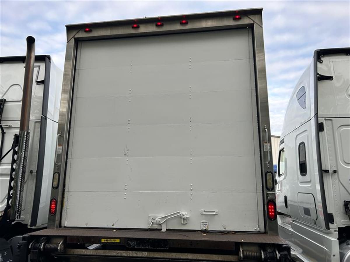 2016 Freightliner/Mercedes M2 106 648878