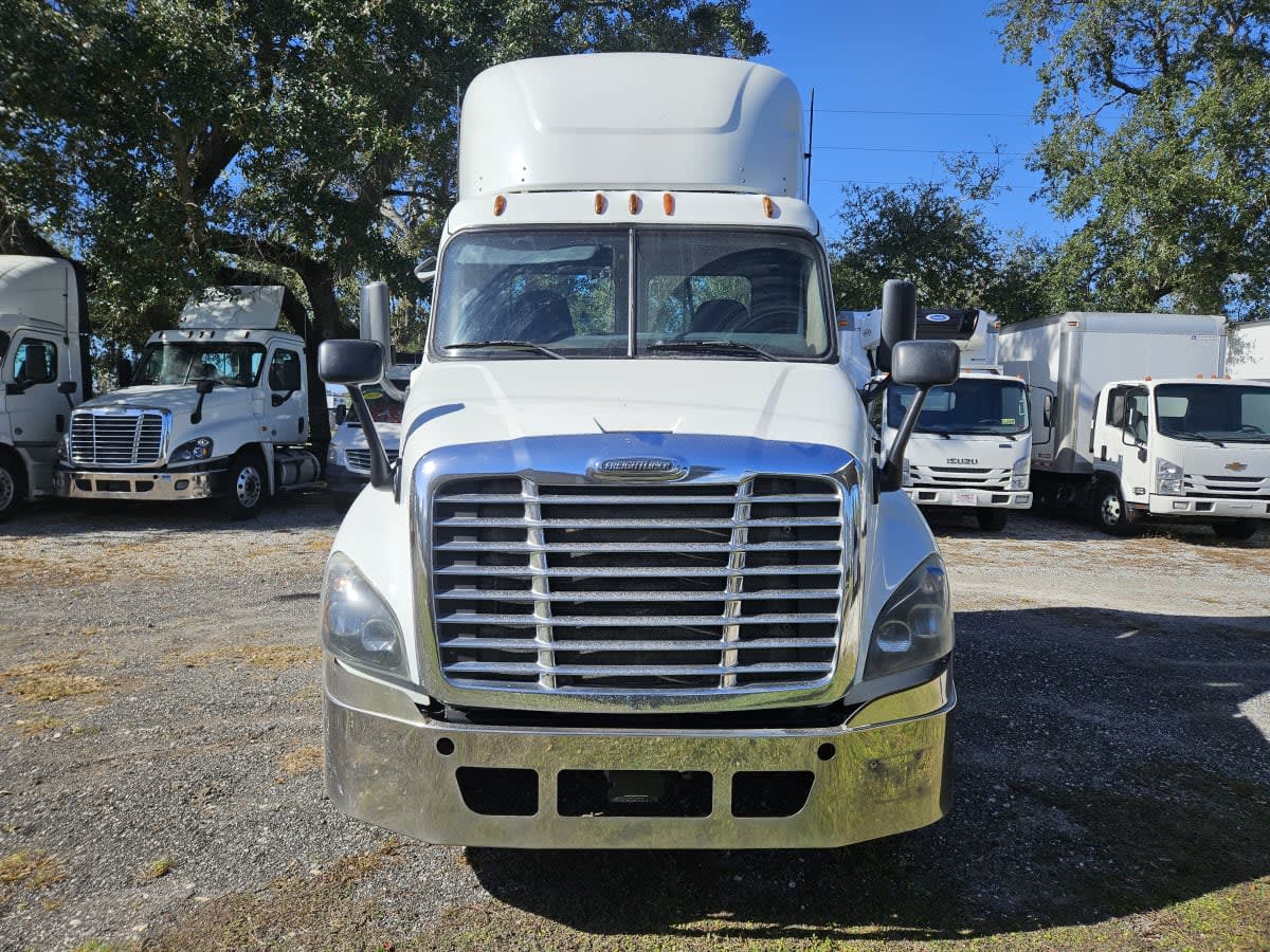 2016 Freightliner - image 2