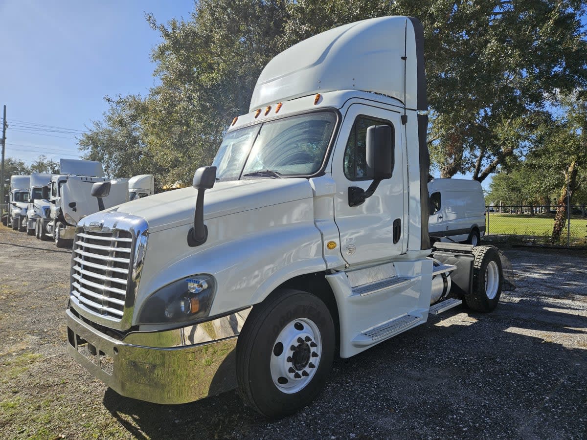 2016 Freightliner - image 1