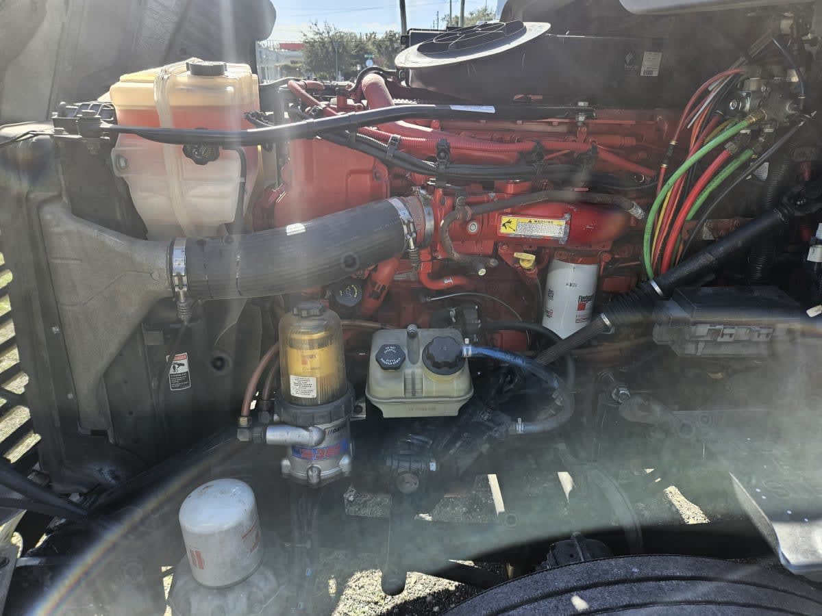 2016 Freightliner - image 8