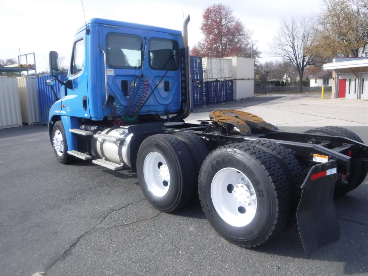 2016 Freightliner/Mercedes CASCADIA 125 649071