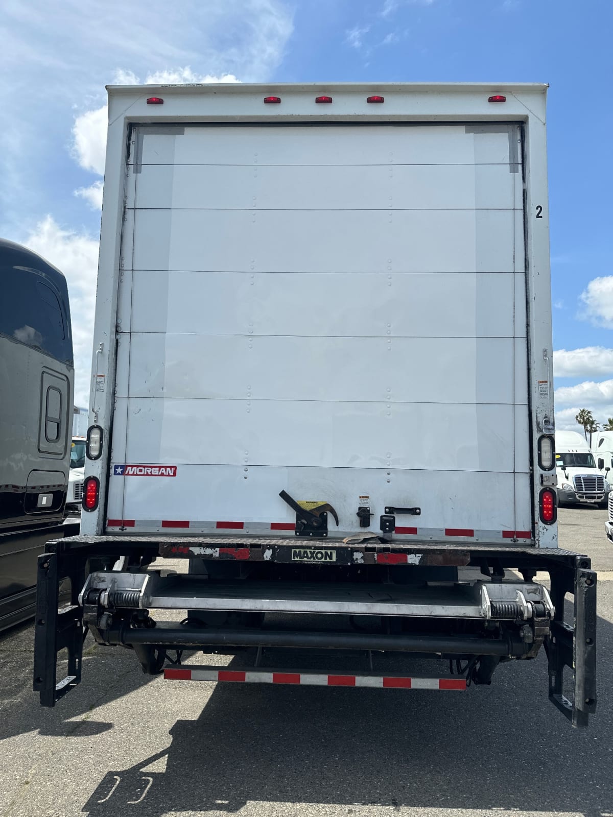 2016 Freightliner/Mercedes M2 106 649435