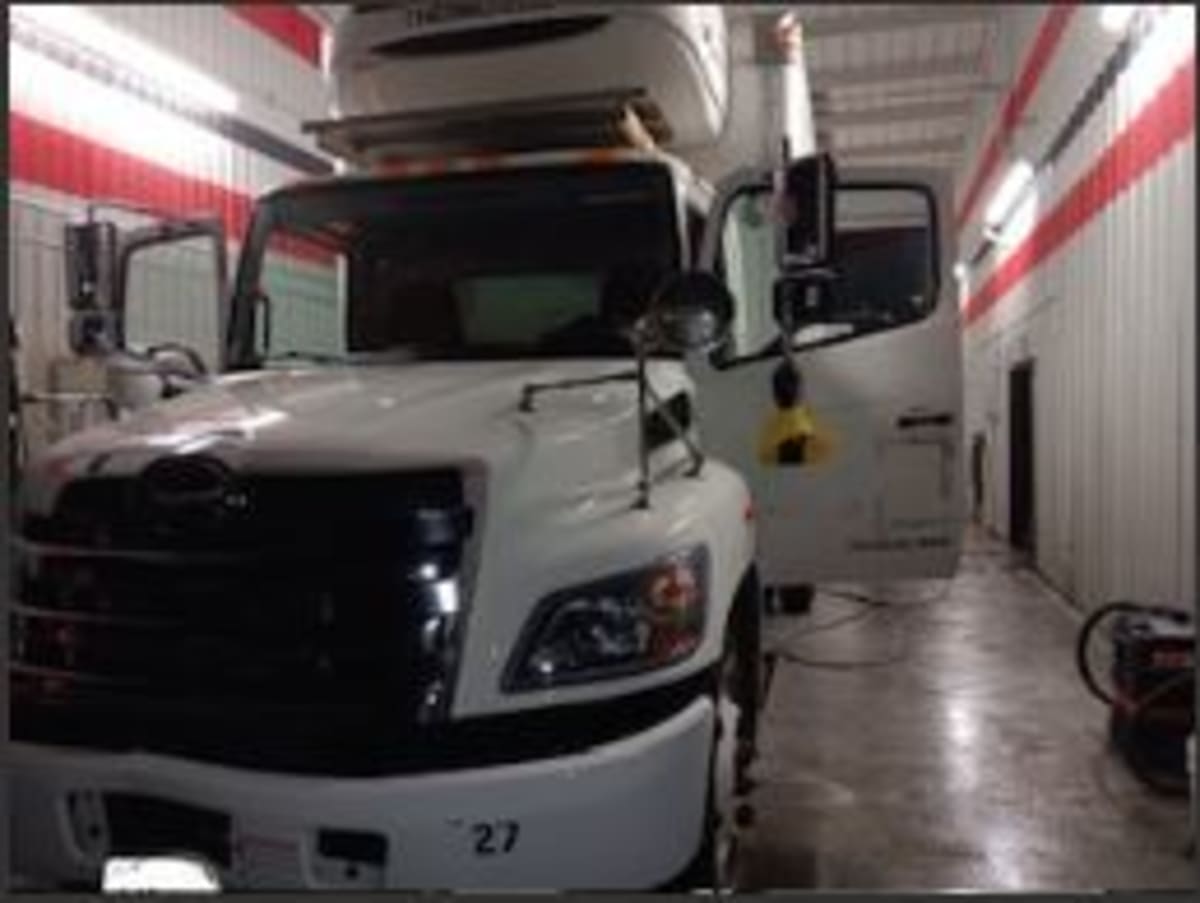 2016 Hino HINO 268 649516