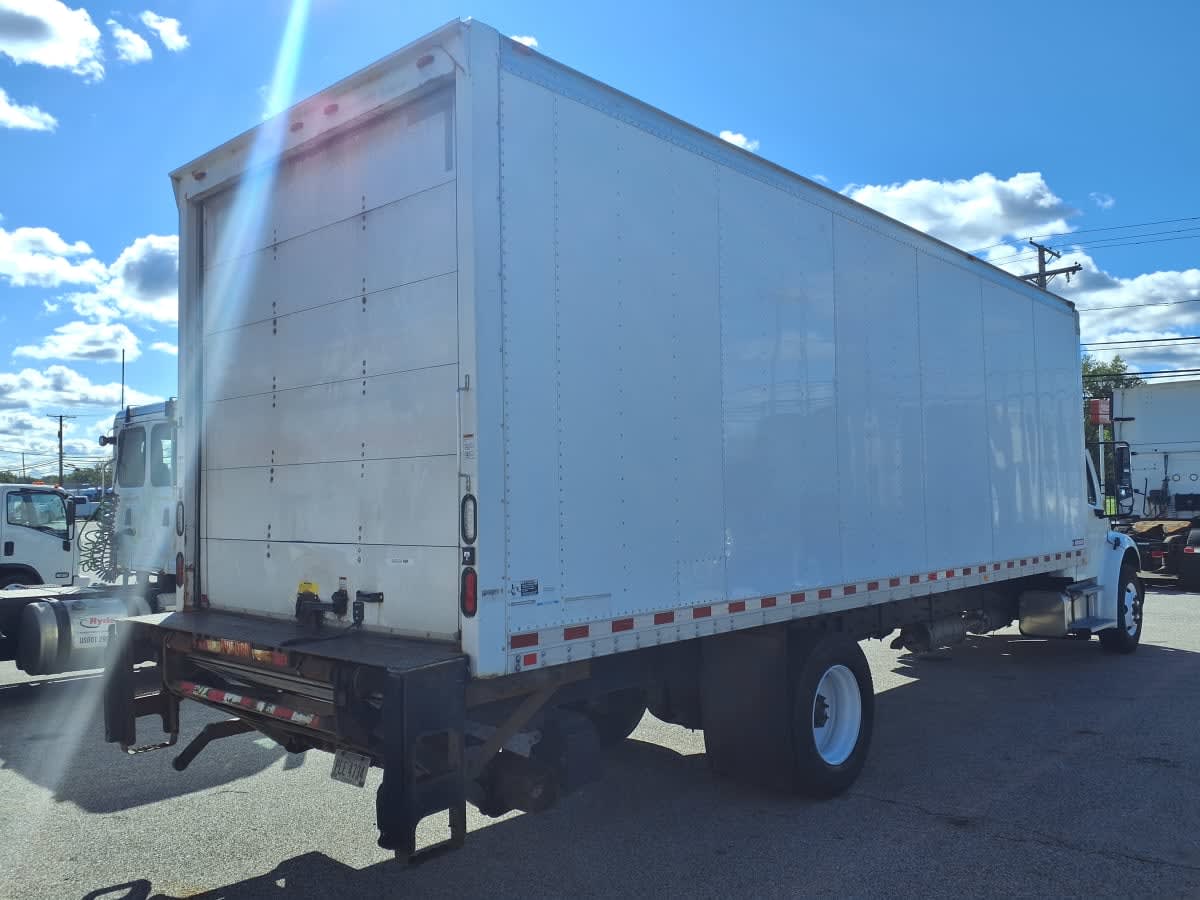 2016 Freightliner M2 106 in Cleveland, OH — photo 4